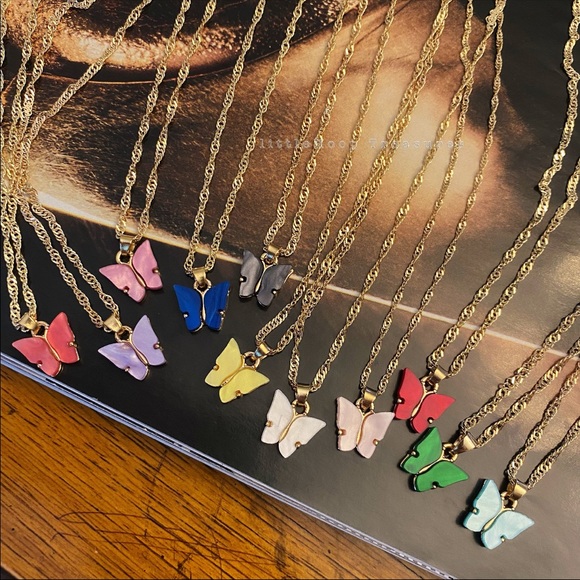 Butterfly necklace, acrylic butterfly necklace 18k gold plated necklace - Picture 5 of 5